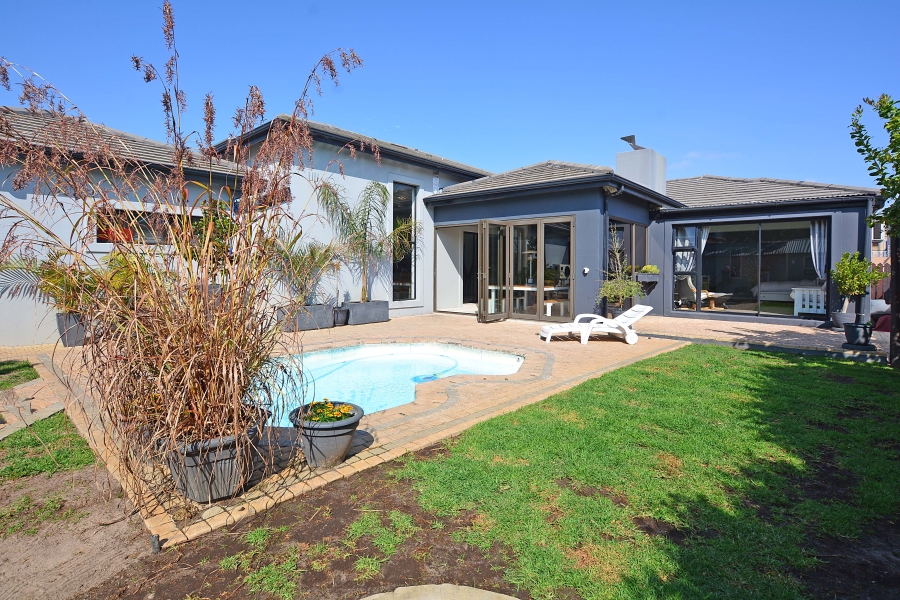 4 Bedroom Property for Sale in Parklands Western Cape